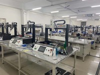 Machine robotisée de fixation de cartes de circuits imprimés automatiques 3 axes Adsorption Screw Lock PLC & Motor Core Components Système d'alimentation par vis