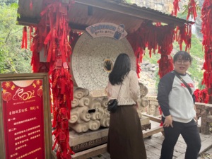 Spettacolo di fumo con pietre rotanti ad attivazione tramite sensore manuale, avvio automatico con QR o moneta, confezione di biglietti di benedizione per attrazioni turistiche - Product Image 3