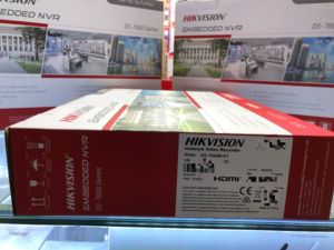 Hikvision <span class=keywords><strong>DS</strong></span>-<span class=keywords><strong>7604NI</strong></span>-<span class=keywords><strong>K1</strong></span> <span class=keywords><strong>NVR</strong></span> 4 canaux 1U 4K jusqu'à 1 canal 8 MP/3 canaux 4 MP/6 canaux 1080p Capacité de décodage jusqu'à 40 Mbps de bande passante entrante - Product Image 5
