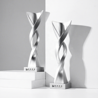 Nouveaux trophées métalliques sur mesure, avec mise en page gratuite, élégants et haut de gamme, fabriqués en Chine pour les célébrations d'anniversaire et les galas annuels