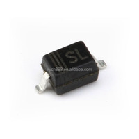 Composants électroniques XYCH ICS HCS512/SO Décodeur de code de saut Stockage sécurisé de clés SOIC-18 100%