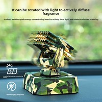 Version solaire 1130 Anti-pistolet voiture modèle rotatif fait à la main militaire bureau monté sur véhicule ornements verre aromathérapie désodorisant