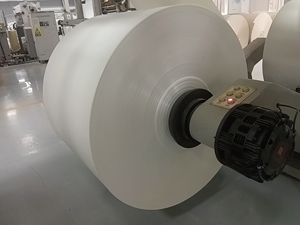 Rollo de Papel Recubierto de PE de Doble Cara de Alta Calidad, Grado Alimenticio, para Empacar Tazas de Té, Pasteles y Jugos, Resistente a Químicos Industriales - Product Image 5