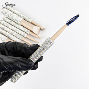 Ensemble de 9 pinceaux de maquillage de luxe en diamant brillant avec strass cristal pailleté, poignée de voyage de haute qualité pour les yeux et le fond de teint. - Product Image 2