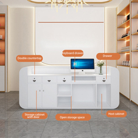 Comptoir de réception en bois au design épuré, idéal pour spa, salon ou comme caisse, petit modèle rose
