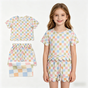 Ensemble de vêtements pour filles, haut à manches courtes et short avec imprimé à carreaux coloré, tenue 2 pièces à volants, nouvelle mode d'été - Product Image 1