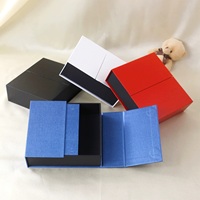 Boîte cadeau magnétique à rabat imprimée de motifs floraux vintage, écologique, réutilisable, en carton rigide multicolore, emballage pliable personnalisé