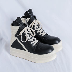 Nuove scarpe <span class=keywords><strong>alte</strong></span> da <span class=keywords><strong>uomo</strong></span> di grandi dimensioni 48 <span class=keywords><strong>nere</strong></span> bianche rovesciate a triangolo stringate alla moda stile da passeggio Sneaker da <span class=keywords><strong>uomo</strong></span> - Product Image 1