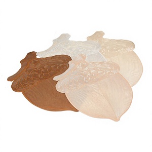 Set de table moderne minimaliste en plastique imprimé acorn, dessous de verre estampé or, style américain pour fête - Product Image 1