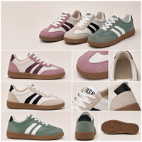 Baskets rétro pour femmes, tige mixte, coupe basse, à lacets, semelle en caoutchouc, style urbain classique vintage, chaussures de marche décontractées