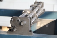Papier d'alimentation automatique à grande vitesse 1200*640mm rouleau de lit plat à feuille Machine de découpe pour ventilateurs de gobelets en papier