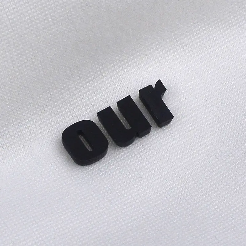 Logo pakaian kustom besi silikon pada Tag transfer dan label silikon lembut warna untuk kaus
