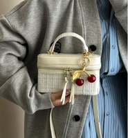 Sac à main mini carré en laine tricotée tendance avec pendentif cerise, sac bandoulière de luxe en PU, pochette à cosmétiques, Bolsa De Caja De Lana