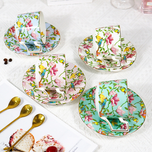 Set di Tazze da Caffè in Porcellana Bone China di Lusso Personalizzato, Stile Vintage Cinese, Tazza e Piattino in Ceramica di Lusso - Product Image 1