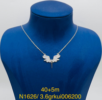 Kaanjewelry Pendentif Élégant en Argent Sterling 925 avec Ailes d'Ange, Boule Pavée de Zircons Cubiques, Épée et Poignard, Plaqué Rhodium, pour Femme et Homme