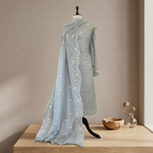 Élégant ensemble trois pièces non cousu en tissu Banarasi, comprenant un haut, un bas et un dupatta en textile tissé, idéal pour les occasions festives et spéciales. - Product Image 3