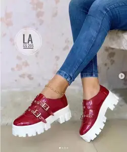 Schlussverkauf 2024 neue dicke sohle Mode Damen-Loafers PU Metallschnalle lässig steigender Trend Damen-Lederschuhe
