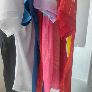 25-26 Retro Fußballtrikots Großhandel Maßanfertigung, Erschwinglich und Schnelltrocknend - Product Image 1