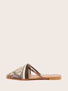 Zapatillas de plataforma china de cuero para mujer, zapatos planos de punta estrecha, venta al por mayor - Product Image 6