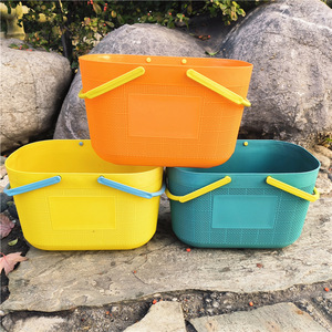 Panier de rangement en plastique rectangulaire avec poignées, couleurs assorties, pour l'organisation de la maison - Product Image 1