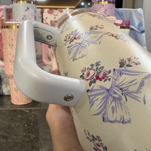 Weiteli <span class=keywords><strong>Stan</strong></span> Vente en gros Meilleure vente 1:1 Original 14oz/40oz Bouteille isotherme et thermos StanLCup Love H2.0 avec poignée - Product Image 5