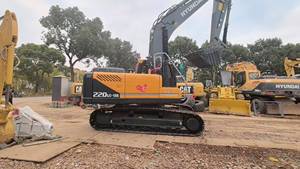 Excavatrices hydrauliques sur chenilles Hyundai modèle 220 utilisées - Product Image 3