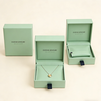 Boîte à bijoux de luxe personnalisée, doublée d'éponge, emballage cadeau rigide en carton, gaufrage, logo personnalisé, estampage à chaud, biodégradable