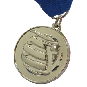 Lazer gravür ürünleri boş hatıra ödülü spor altın kaplama metal madalyalar ve gümüş kupa üretimi