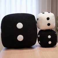 Porte-clés en peluche super doux personnalisé en forme de dés créatifs, pendentif de sac à dos, accessoires de voiture OEM, jouets en coton PP rembourrés