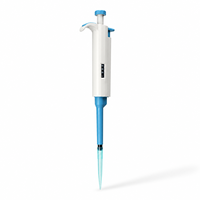 Pipette ergonomique en plastique monocanal à volume réglable par déplacement d'air, calibrée selon la norme ISO 8655, pour usage en laboratoire, modèle Qpette