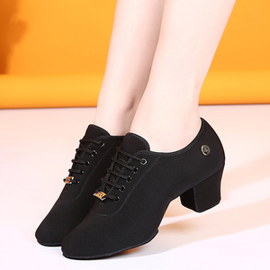 <span class=keywords><strong>Chaussures</strong></span> <span class=keywords><strong>de</strong></span> <span class=keywords><strong>danse</strong></span> pour femmes, <span class=keywords><strong>chaussures</strong></span> latine pour hommes et femmes, <span class=keywords><strong>chaussures</strong></span> <span class=keywords><strong>de</strong></span> <span class=keywords><strong>danse</strong></span> <span class=keywords><strong>de</strong></span> <span class=keywords><strong>salon</strong></span> <span class=keywords><strong>d</strong></span>'<span class=keywords><strong>entraînement</strong></span>, baskets <span class=keywords><strong>de</strong></span> <span class=keywords><strong>danse</strong></span> <span class=keywords><strong>de</strong></span> Tango modernes, noir et rouge - Product Image 3