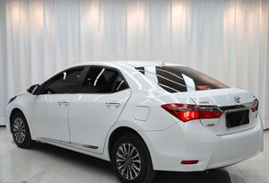 سيارة تويوتا كورولا GL مستعملة موديل 2017 بمحرك بنزين تيربو سعة 1.2 لتر وناقل حركة S-CVT بخمسة مقاعد - Product Image 3