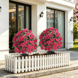 Bouquet de roses rouges artificielles avec feuilles vertes et piquet métallique pour décoration de jardin, porche, allée et pelouse - Product Image 1