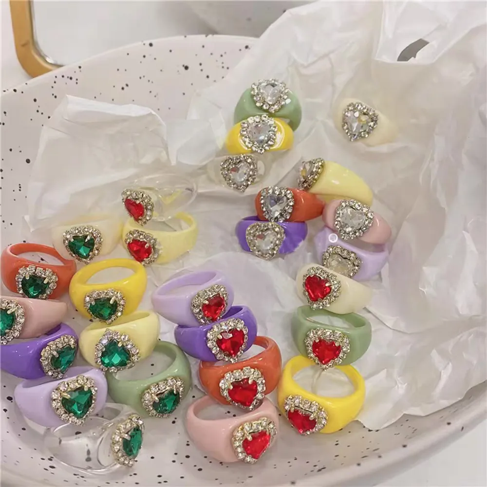 New Design Hot Girl Colored Cute Toy Curtain Resin Acrylic Plastic Chunky Bean Acrylic Rings Jewelry