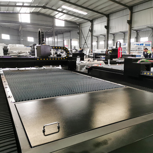 Machine de découpe laser à fibre CNC LM-1530AF pour la découpe d'acier au carbone - Product Image 6