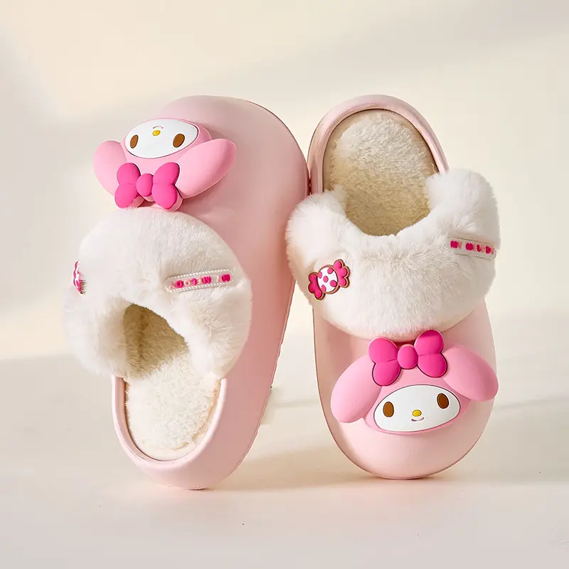 Nuevos zapatos Sanrioed Hello Kitty, zapatillas Kawaii, melodía de dibujos animados, moda para mujer, zapatos cálidos de invierno Kuromi Y2k, calzado de felpa para interiores