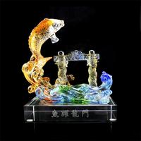 Liuli cristal sculpté cadeau d'affaires Feng Shui Sculpture de poisson carpe sautant par-dessus Dragon Gate verre matériel