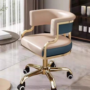 Chaise <span class=keywords><strong>de</strong></span> bureau/salon pivotante haut <span class=keywords><strong>de</strong></span> gamme rembourrée avec roulettes, base dorée réglable en hauteur, idéale pour institut <span class=keywords><strong>de</strong></span> beauté, manucure, réception - Product Image 1