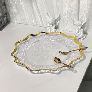 Assiettes de présentation dorées transparentes en gros, 13 pouces, en plastique avec bord doré, décoratives pour mariages, fêtes et événements - Product Image 4