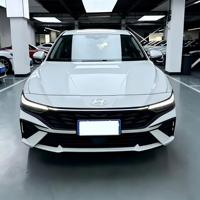 Hyundai Elantra 1.5L CVT LUX Premium LHD berline compacte d'occasion, essence, modèle 2022