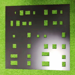 Plafond en aluminium perforé sur mesure avec décoration métallique - Product Image 3