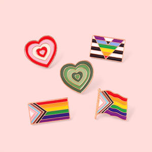 Stock <span class=keywords><strong>en</strong></span> gros Lgbtq <span class=keywords><strong>arc</strong></span>-<span class=keywords><strong>en</strong></span>-<span class=keywords><strong>ciel</strong></span> broche broches chapeau insigne personnalisé Gay lesbienne fierté émail drapeau épinglette pour hommes femmes - Product Image 1