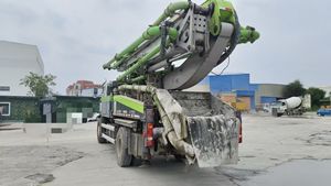 Camion pompe à béton Zoomlion ZLJ5230THBTE à flèche de 37 m, haute efficacité, débit de 100/60 m³/h et portée de 36,5 m - Product Image 4