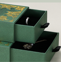 Boîte de rangement pour bijoux de qualité supérieure en stock pour bagues, boucles d'oreilles, colliers et broches, boîte rigide