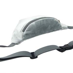 Riñonera de Franela y Terciopelo, Pequeña, Suave y Afelpada, Estilo Casual, Bandolera de Pecho, Estampada, Unisex - Product Image 5