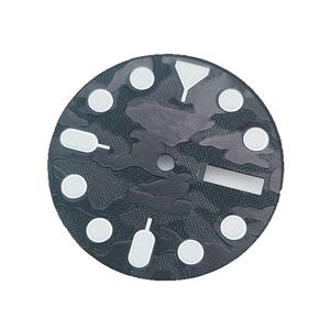 Esfera de Latón Luminosa Verde de 28.5mm con Patrón de Camuflaje y Logotipo Personalizado para Movimiento NH35 <span class=keywords><strong>4R</strong></span> 8215 7S26, Estilo Vintage en Relieve de Lujo - Product Image 4