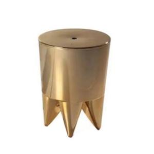 Tabouret en aluminium concave de haute qualité à vendre, mobilier de qualité supérieure, tabouret en métal avec finition dorée, ottoman - Product Image 2