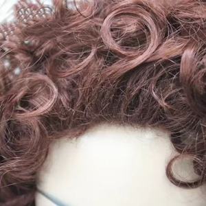 Peluca <span class=keywords><strong>de</strong></span> rollo pequeño africano, variedad <span class=keywords><strong>de</strong></span> Peluca <span class=keywords><strong>de</strong></span> pelo sintético largo para mujeres, <span class=keywords><strong>pelucas</strong></span> <span class=keywords><strong>de</strong></span> Cosplay <span class=keywords><strong>de</strong></span> ondas rizadas negras y marrones resistentes al calor - Product Image 4