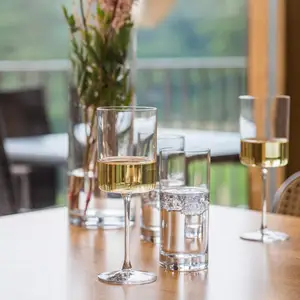 비디오 Superlative Edge Wine Glasses Square [4 세트] 화이트 & 레드 와인 Goblets, 프리미엄 클리어 유리 보르도 와인 유리