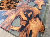 Table à manger de luxe en bois de sapin gris et résine époxy, plateau transparent effet rivière de cristal pour villa haut de gamme 2210*1010*50mm